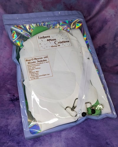 Sewing Kit - Bag-O-Saur Bronto - White/White