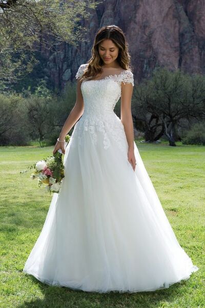 Simple A Line Lace Appliques Wedding Dress Bridal Gown