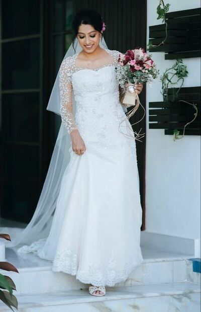 Simple A Line Lace Appliques Wedding Dress Bridal Gown