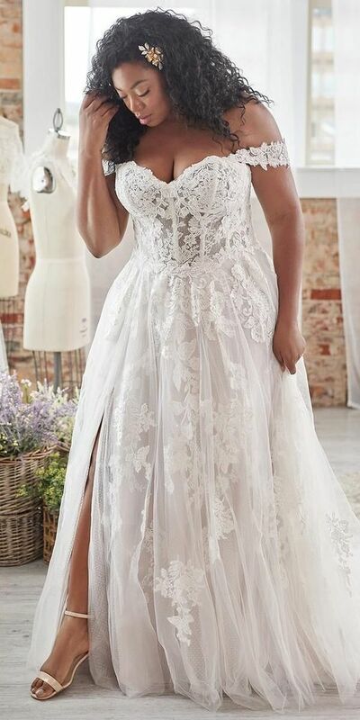 Plus Size Lace Appliques Wedding Dress Bridal Gown