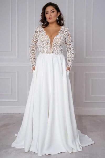 Plus Size Lace Long Sleeve Boho Beach Wedding Dress Bridal Gown