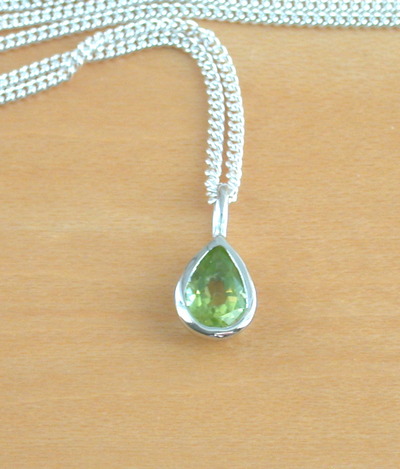 Sterling Silver Peridot Teardrop Gemstone Pendant & Chain/Peridot Necklace/Peridot Jewellery/Peridot Jewelry/Gemstone Necklace/August Birthstone/UK