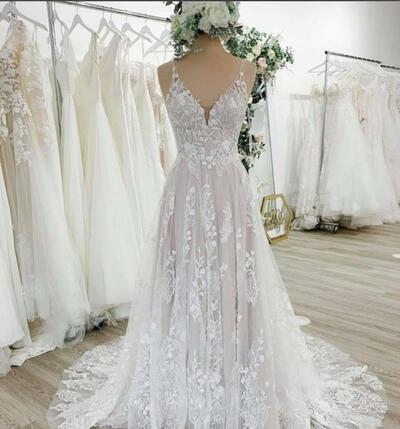 Elegant A Line Lace Appliques Wedding Dress Bridal Gown