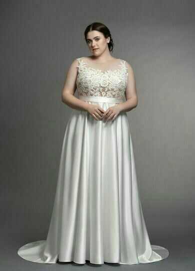 Elegant Plus Size Lace Appliques Wedding Dress Bridal Gown