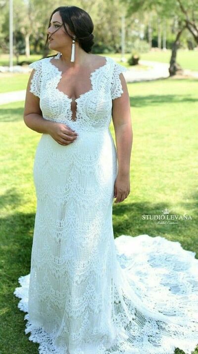 Elegant Mermaid Lace Plus Size Sleeveless Wedding Dress Bridal Gown