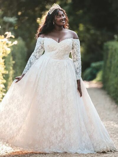 Elegant Plus Size Ball Gown Lace Appliques Sleeveless Wedding Dress Bridal Gown