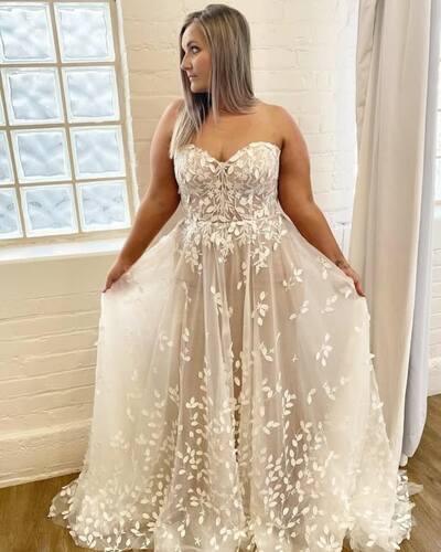 Elegant Plus Size Tulle Lace Appliques Sleeveless Wedding Dress Bridal Gown
