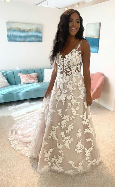 Elegant V Neck Lace Appliques Boho Wedding Dress Bridal Gowns