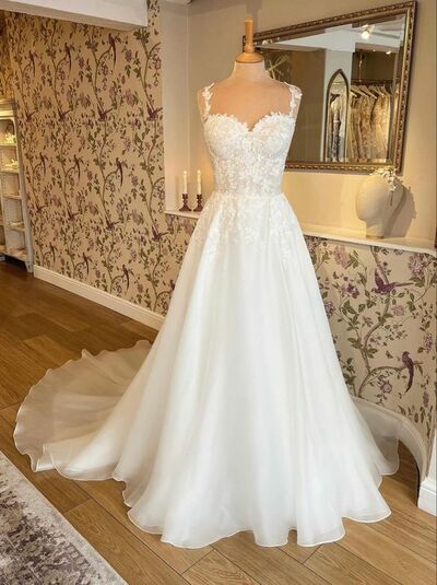 Simple A Line Lace Appliques Beach Boho Wedding Dress Bridal Gowns