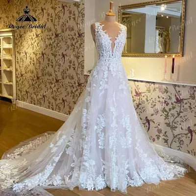 Elegant Ball Gown Lace Appliques Wedding Dress Bridal Gown