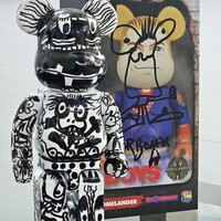 Custom Bearbrick 400%: UNTITLED 2 by XAVI CARBONELL  - Thumbnail 6
