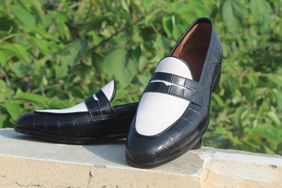 Crafted Leather Classic Men Black White Crocodile Leather Moccasin Loafers Dress Shoes