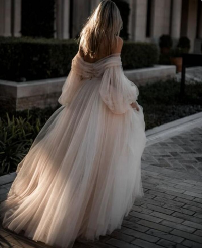Princess Sweetheart Simple Tulle Applique Long Sleeve Wedding Dresses