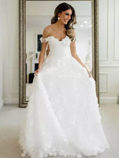 New Sweetheart Wedding Dresses Off the Shoulder 3D Flower Appliques Bridal Dress A-line Backless