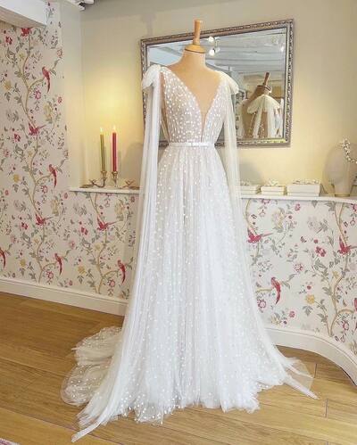 V-Neck wedding dress, cheap wedding gown, bridal wedding dress,W55