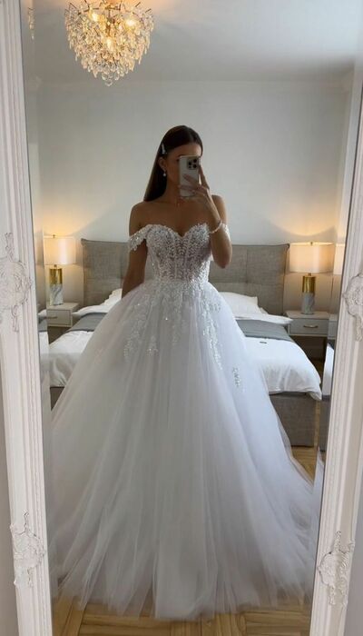 Simple Ball Gown Sequins Lace Puffy Wedding Dress Bridal Gowns