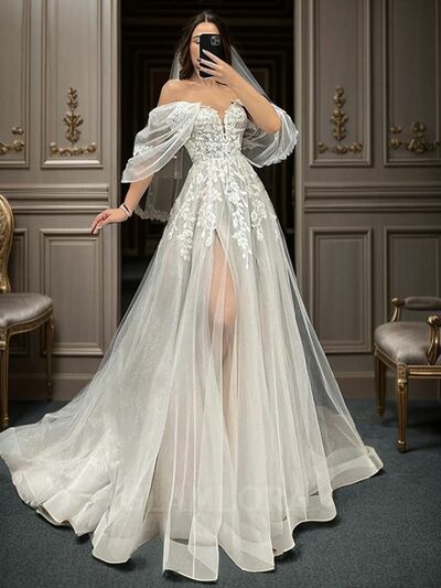 A Line Chiffon Lace Appliques Wedding Dress Bridal Gowns