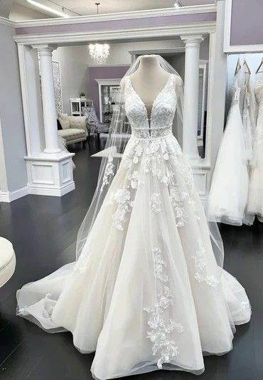 Elegant A Line Lace Appliques Wedding Dress Bridal Gowns