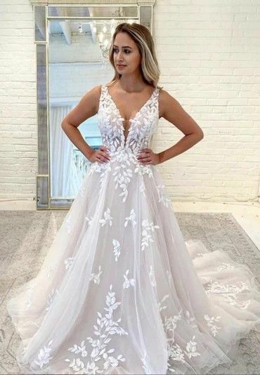Elegant A Line Lace Appliques Wedding Dress Bridal Gowns