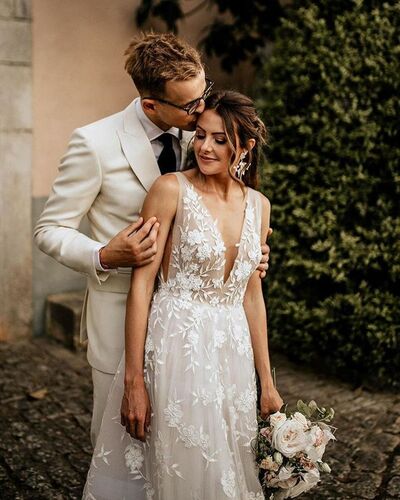 Sexy Deep V-neck Wedding Dress, Appliques Tulle Bridal Dress Wedding Gown