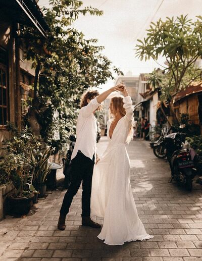 Sexy A-line Wedding Dress, Deep V-neck Bridal Dress Wedding Gown