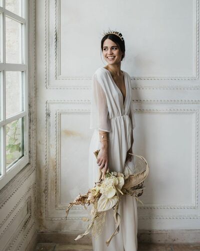 Elegant V-neck Wedding Dress, Long Sleeves Chiffon Bridal Dress