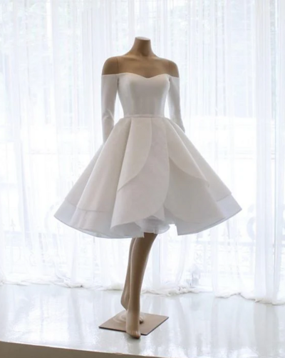 Ball Gown Ruffle Short Prom Dresses With Long Sleeves