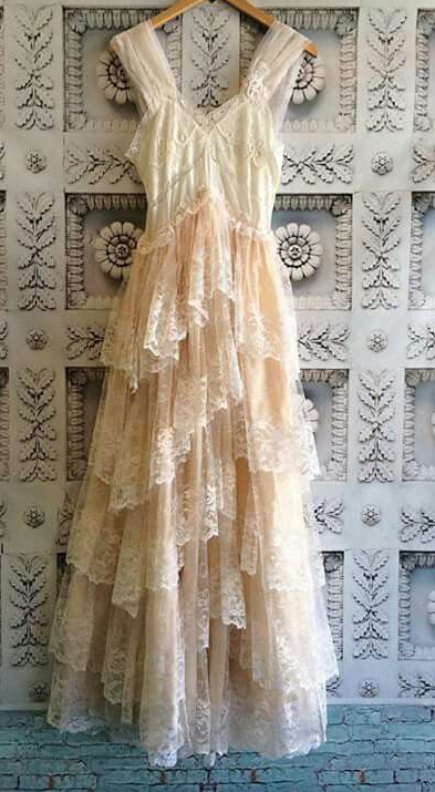 A Line Lace Tulle V-neck Prom Dresses