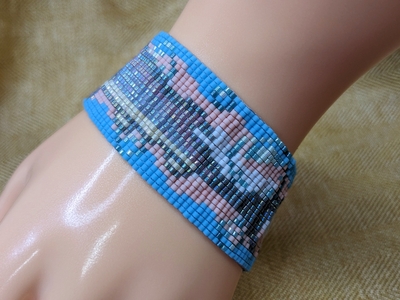 Pixel Bracelet - Shaaaaaark!