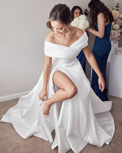 Sexy V-neck Satin Wedding Dress Bridal Dress Wedding Gown