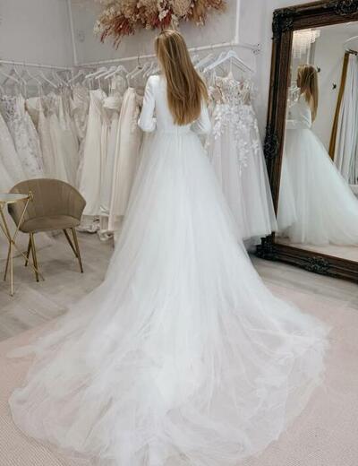 A-line Tulle Skirt Form-fitting Bodice Wedding Dress Bridal Dress Bridal Gown