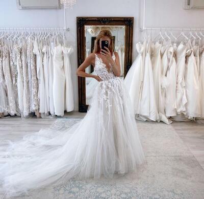 Sexy A-line Appliques Tulle Wedding Dress Bridal Dress Bridal Gown