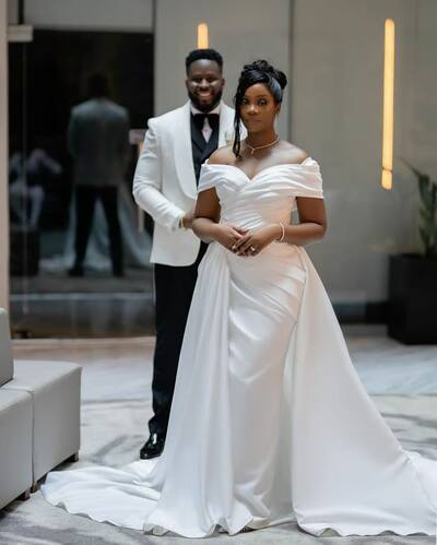 Elegant Sheath Off the Shoulder African Girls Wedding Dress Bridal Gown Wedding Gown