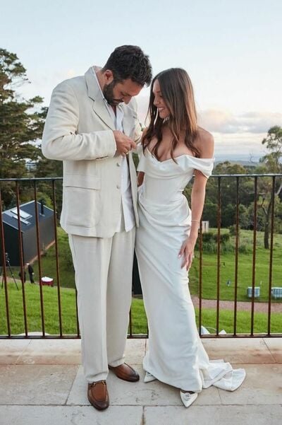 Simple Sheath Off the Shoulder Beach Boho Wedding Dress Bridal Dress Wedding Gown