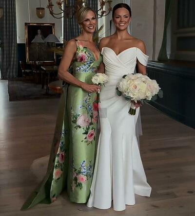 Simple Sheath Off the Shoulder Wedding Dress Bridal Gown Wedding Gown