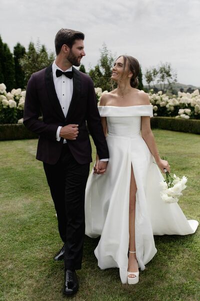 Elegant Ball Gown Off the Shoulder Side Slit Beach Boho Wedding Dress Bridal Gown Wedding Gown