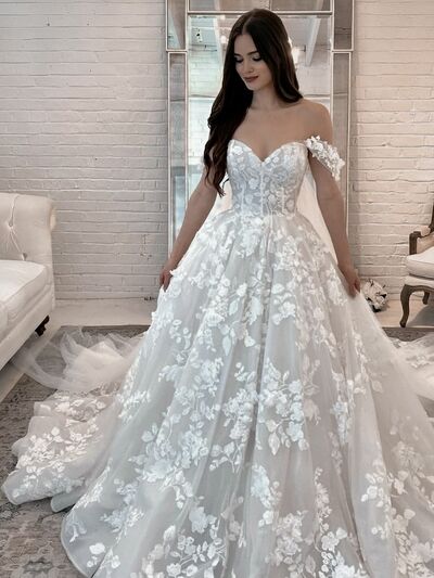 Elegant Ball Gown Lace Appliques Puffy Wedding Dress Bridal Gown Wedding Gown