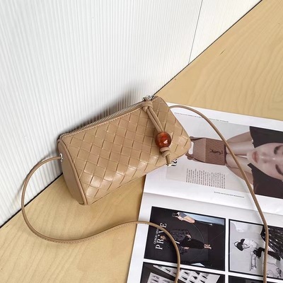 Genuine Leather Women's Handbag Pillow Bag Woven Phone Bag Brown
