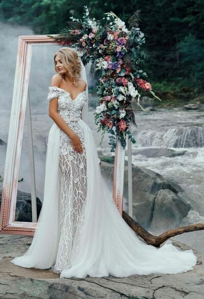 Elegant Sheath  Lace Appliques Beach Boho Wedding Dress Bridal Gown Wedding Gown