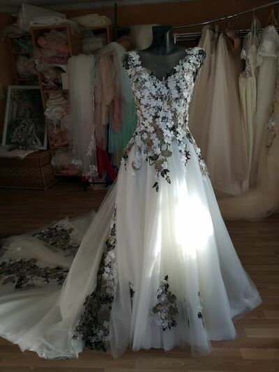 Elegant Ball Gown Lace Appliques Wedding Dress Bridal Gown Wedding Gown