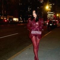 Burgundy Tights – Luxurious & Elegant Legwear for Every Occasion - Thumbnail 3