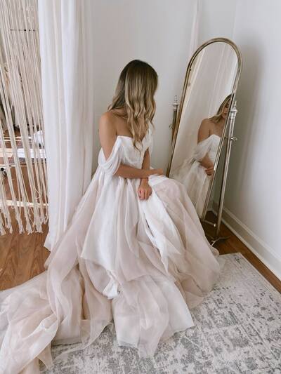Simple Sexy Off the Shoulder Chiffon Wedding Dress Bridal Gown Wedding Gown