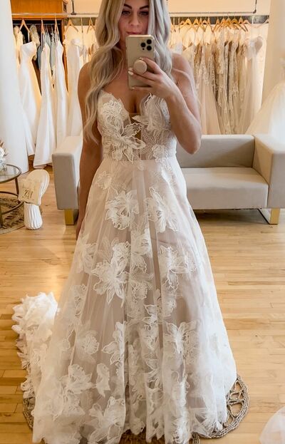 Plus Size A Line Lace Wedding Dress Bridal Gown Wedding Gown
