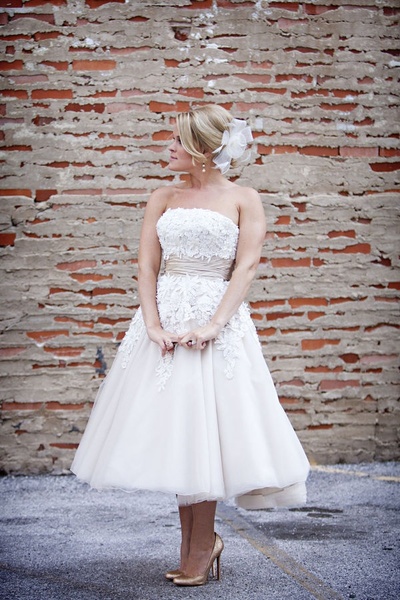 Simple A Line Tea-length Lace APpliques Wedding Dress Bridal Gown Wedding Gown