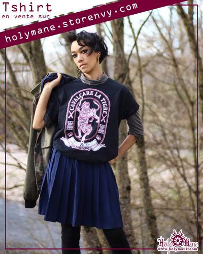 T-Shirt unisex "Cavalcare la tigre"