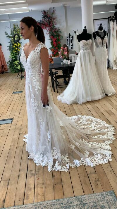 Elegant A Line Lace Appliques Wedding Dress Bridal Gowns Wedding Gowns