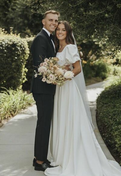 Simple A Line Short Sleeve Beach Boho Wedding Dress Bridal Gown Wedding Gown