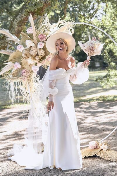 Elegant Mermaid Off the Shoulder Wedding Dress Bridal Gown Wedding Gown