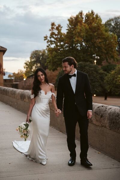 Simple Mermaid Off the Shoulder Lace Beach Boho Wedding Dress Bridal Gown Wedding Gown