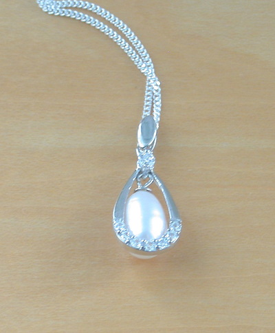 925 White Pearl Pendant & 18"SterlingSilver Chain/Pearl Necklace/Pearl Jewellery/Pearl Jewelry/Pearl Jewelery/June Birthstone/Bridal Jewelry